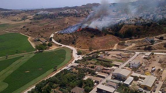 Se reaviva incendio en cerro de Morelia - Incendio-cerro-del-águila-Internet-Diario-Sur