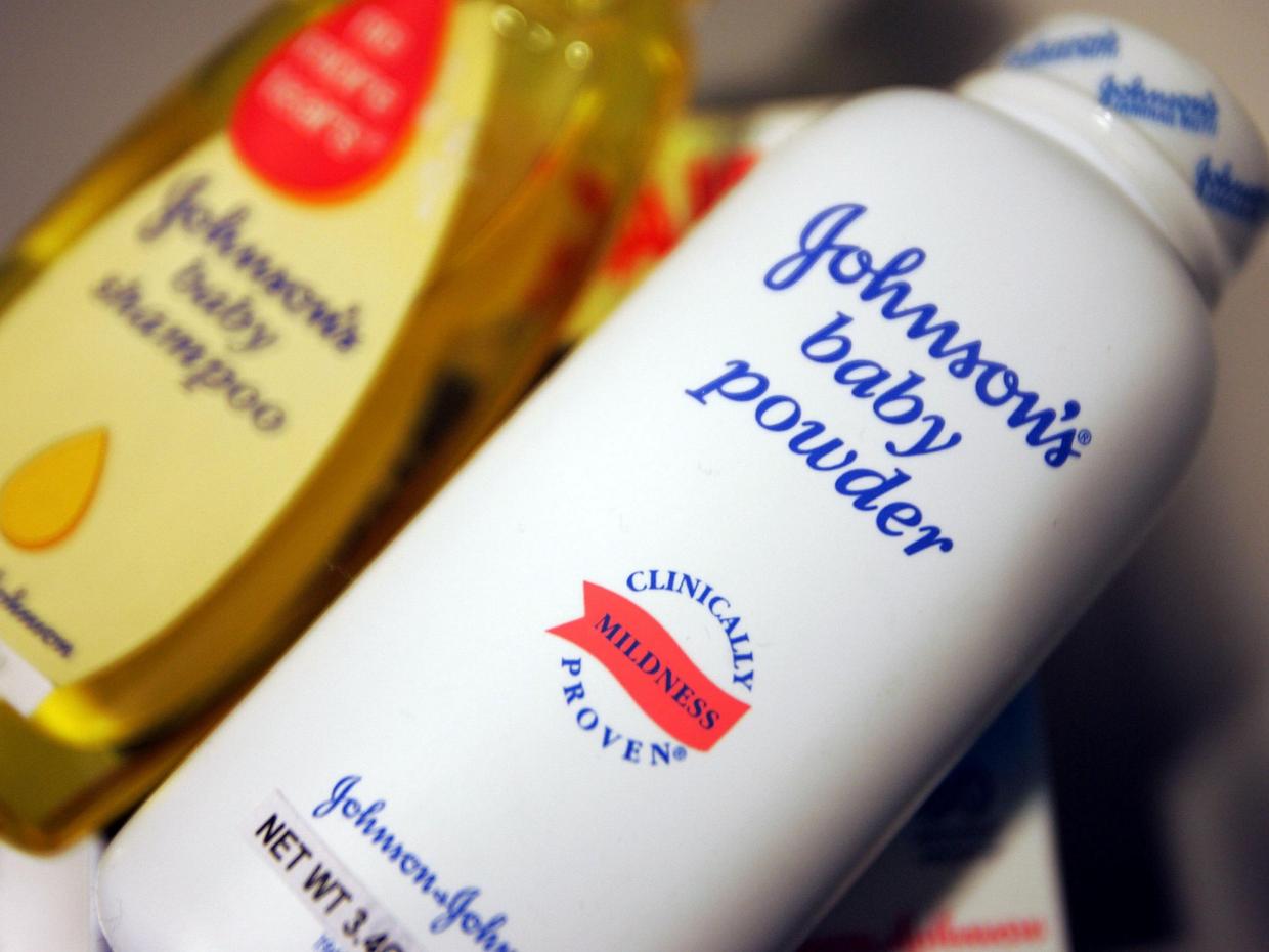 Imponen multa de 55 mdd a Johnson & Johnson por caso de cáncer - Johnson-