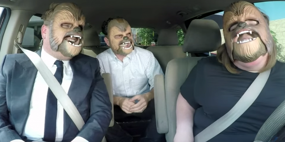 Video: ‘Mamá Chewbacca’ realiza sketch con el director de Star Wars