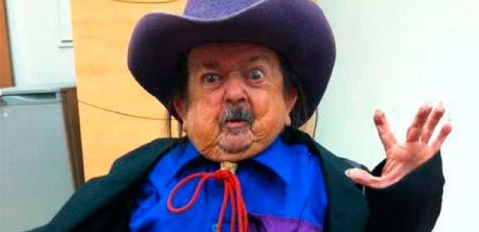 Suspenderá ISSSTE a empleados por foto con Margarito