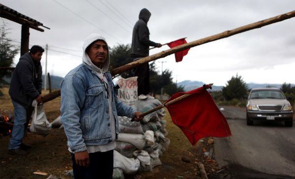 Comuneros bloquean accesos y desarman a policías en Michoacán - Nahuatzen-Michoacán-Elinformante