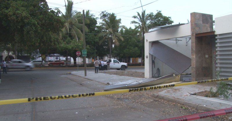 Explota narcolaboratorio en Sinaloa