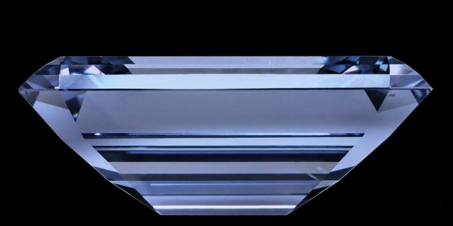 Subastan diamante en 57.6 millones de dólares