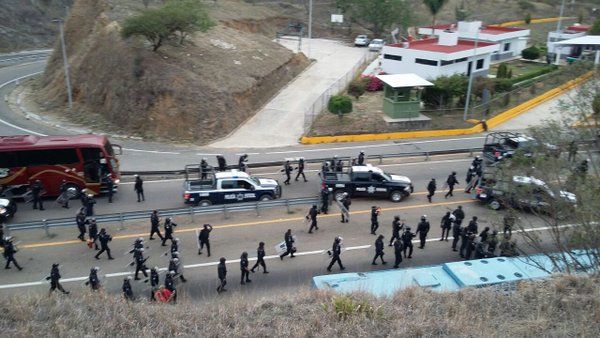 Maestros paristas de Oaxaca se ampararán ante despidos