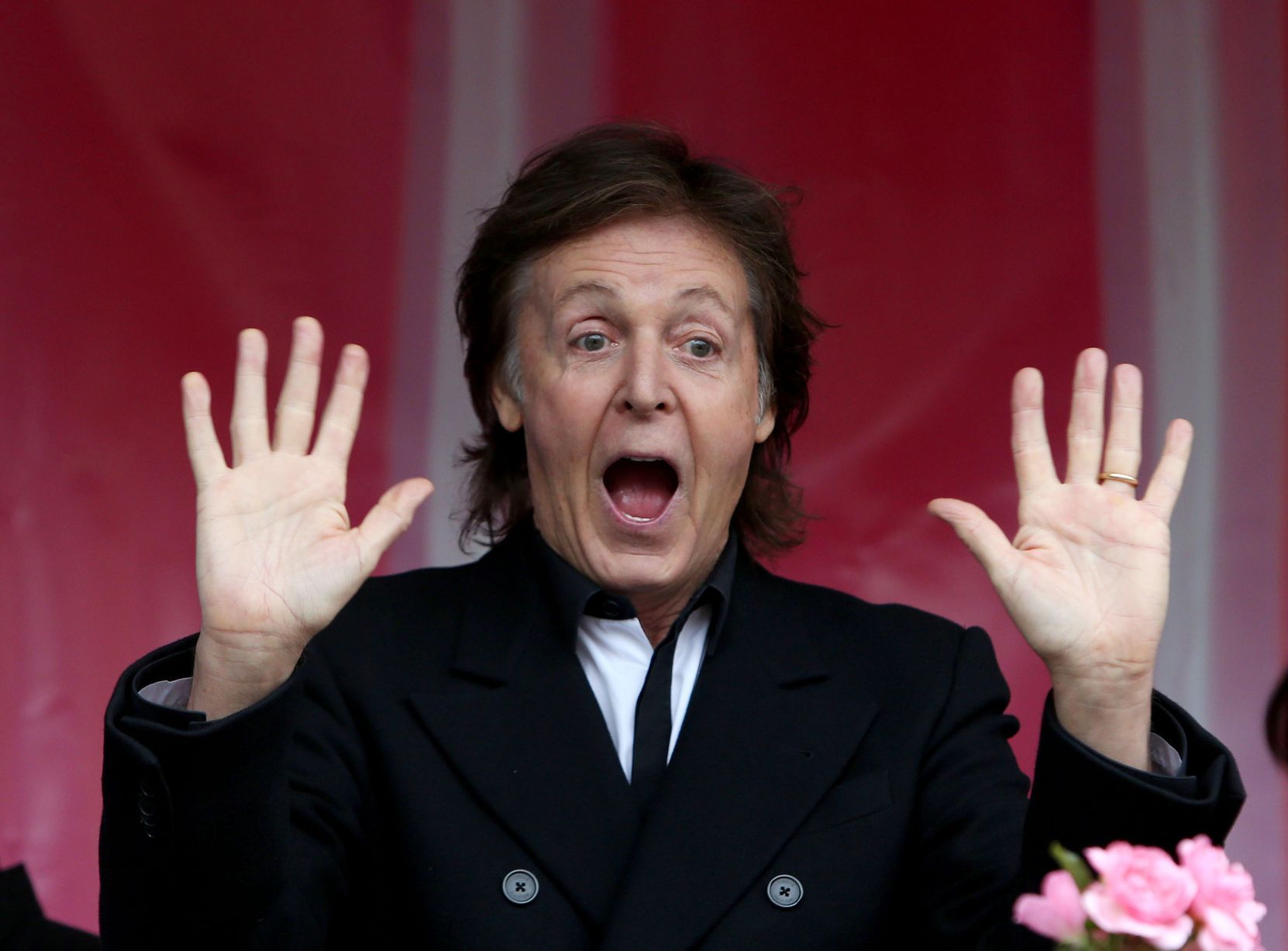 Paul McCartney muestra su look de pirata Paul McCartney muestra su look de pirata