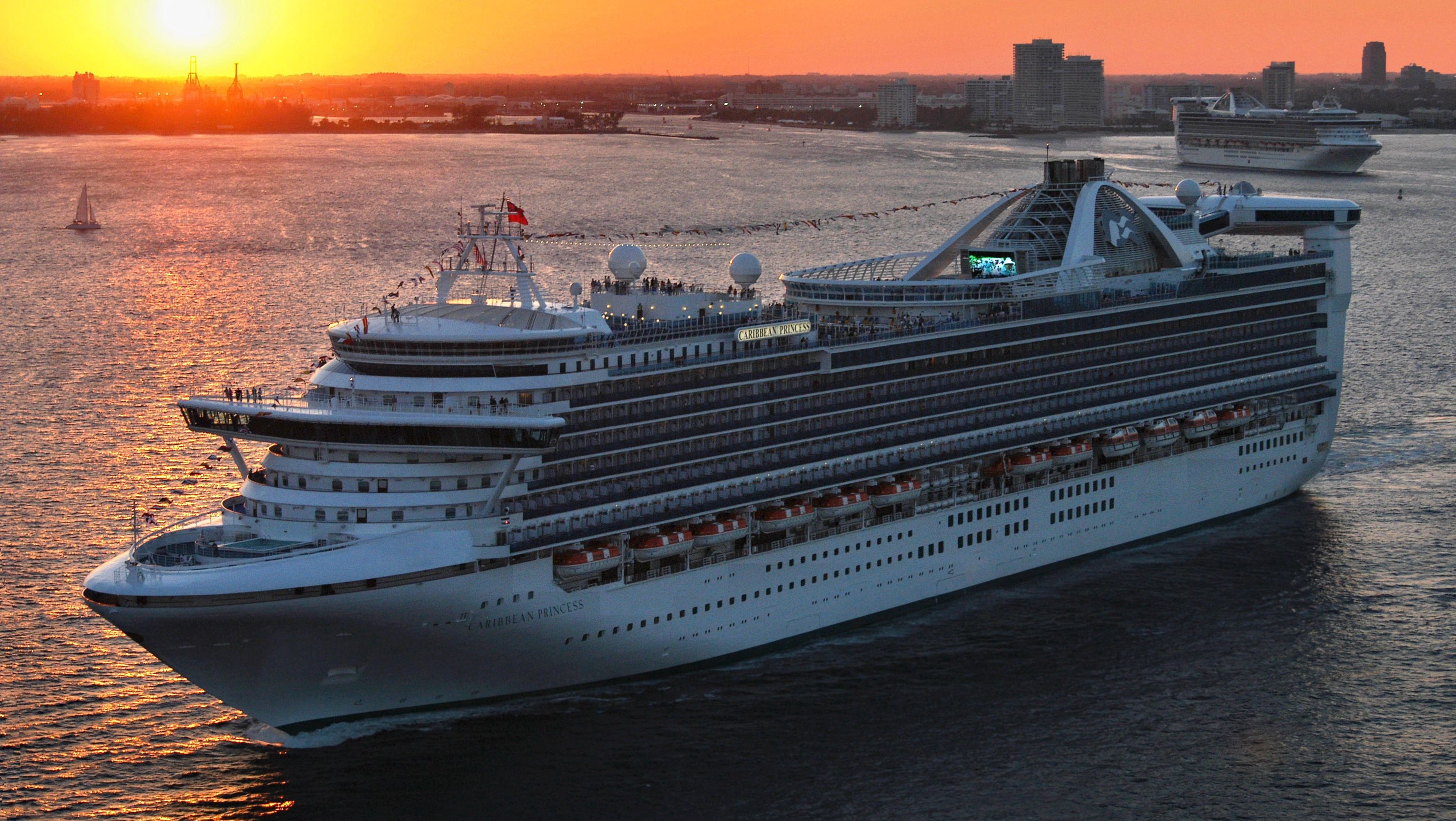 Cruceros dejan derrama económica de 43 millones 97 mil pesos en BCS