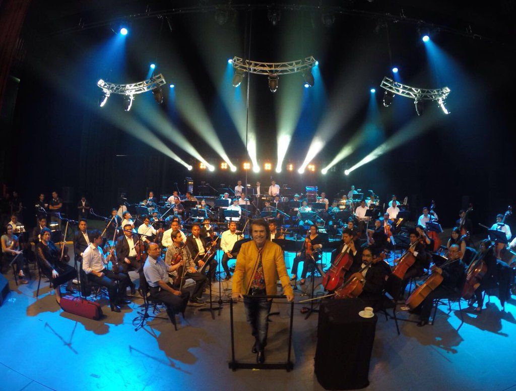 Raphael emociona al Auditorio Nacional