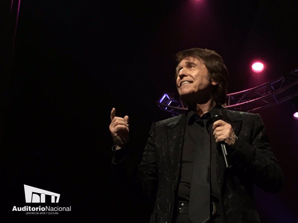 Raphael emociona al Auditorio Nacional - Raphael-Twitter-1