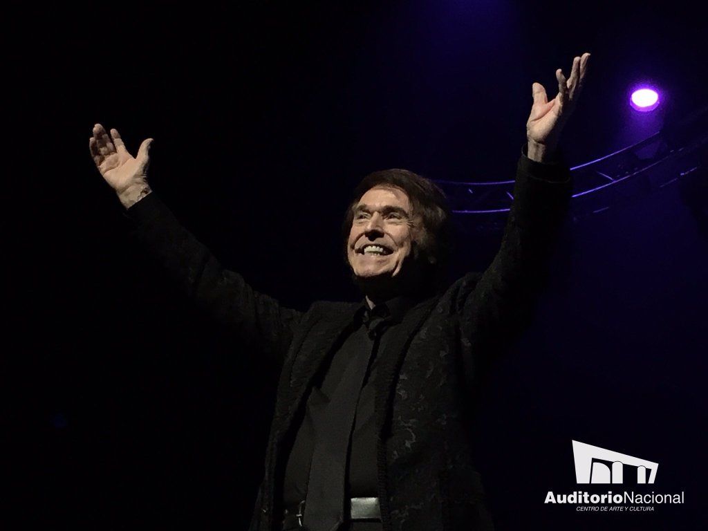 Raphael emociona al Auditorio Nacional - Raphael-Twitter2