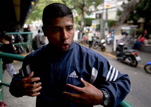 Queman vivo a un venezolano acusado de robo - Roberto-Bernal-testigo-lo-acusa-AP