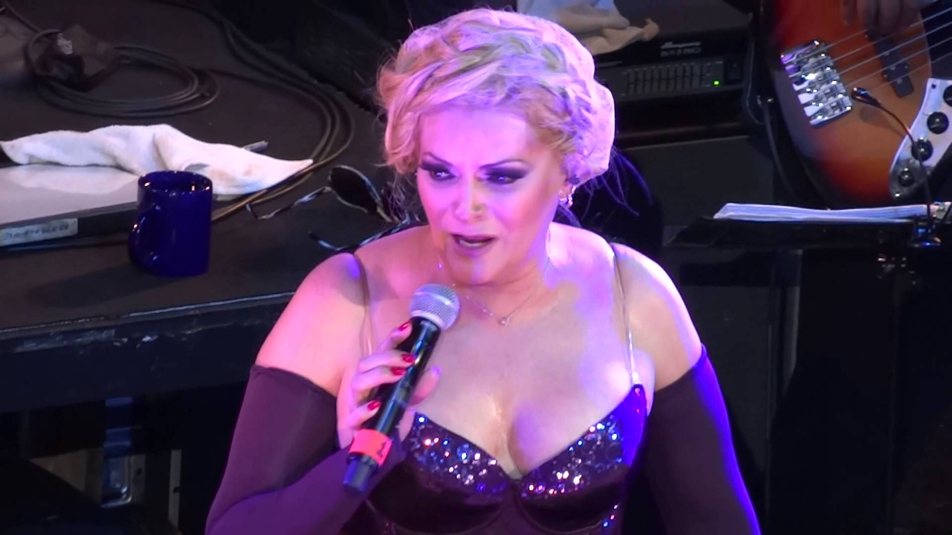 Video: Rocío Banquells se disculpa por cancelar concierto por neumonía