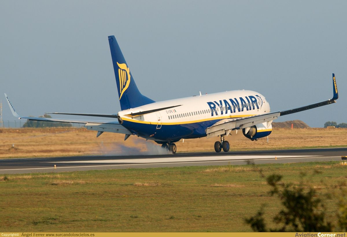 Detienen a pasajero por alertar sobre falsa alarma de bomba - Ryanair-Aviation-Corner-