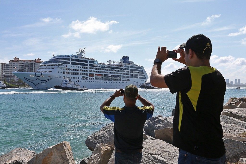Primer crucero estadounidense llega a Cuba - SOP-AP-SPANA-SPAN-FL-_Cast-1024x683