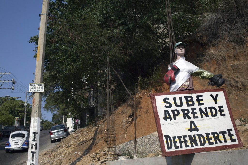 La muerte acecha en Acapulco - SOP-AP-SPANI-SPAN-ME_Cast-2-1024x683