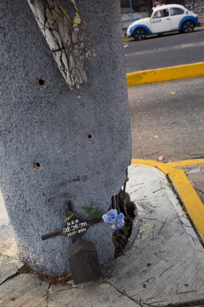 La muerte acecha en Acapulco - SOP-AP-SPANI-SPAN-ME_Cast-3-1-683x1024