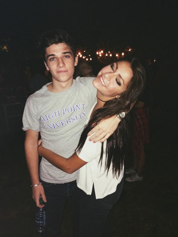 Lanzan primera película realizada en Snapchat - Sean-ODonoell-Andrea-Russet