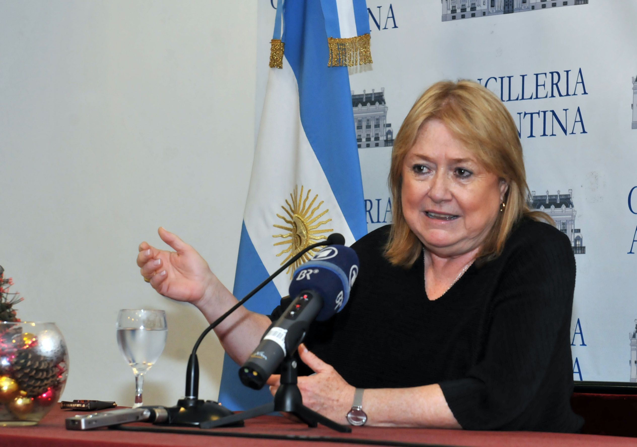 Presidente de Argentina postula a su canciller como candidata a la ONU - Susana-Malcorra