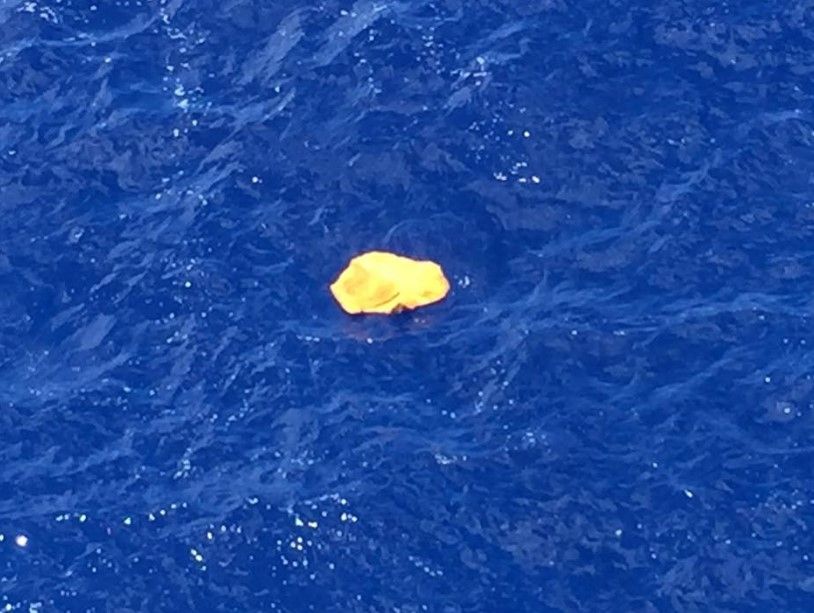 Encuentran restos del avión de EgyptAir - Tarek-Wahba-fotos