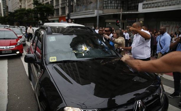 Protestas violentas en Sao Paulo por aprobación de Uber - Taxistas-protestas-Uber-Sao-Paulo-Diego-Padgurschi-FolhaPress4