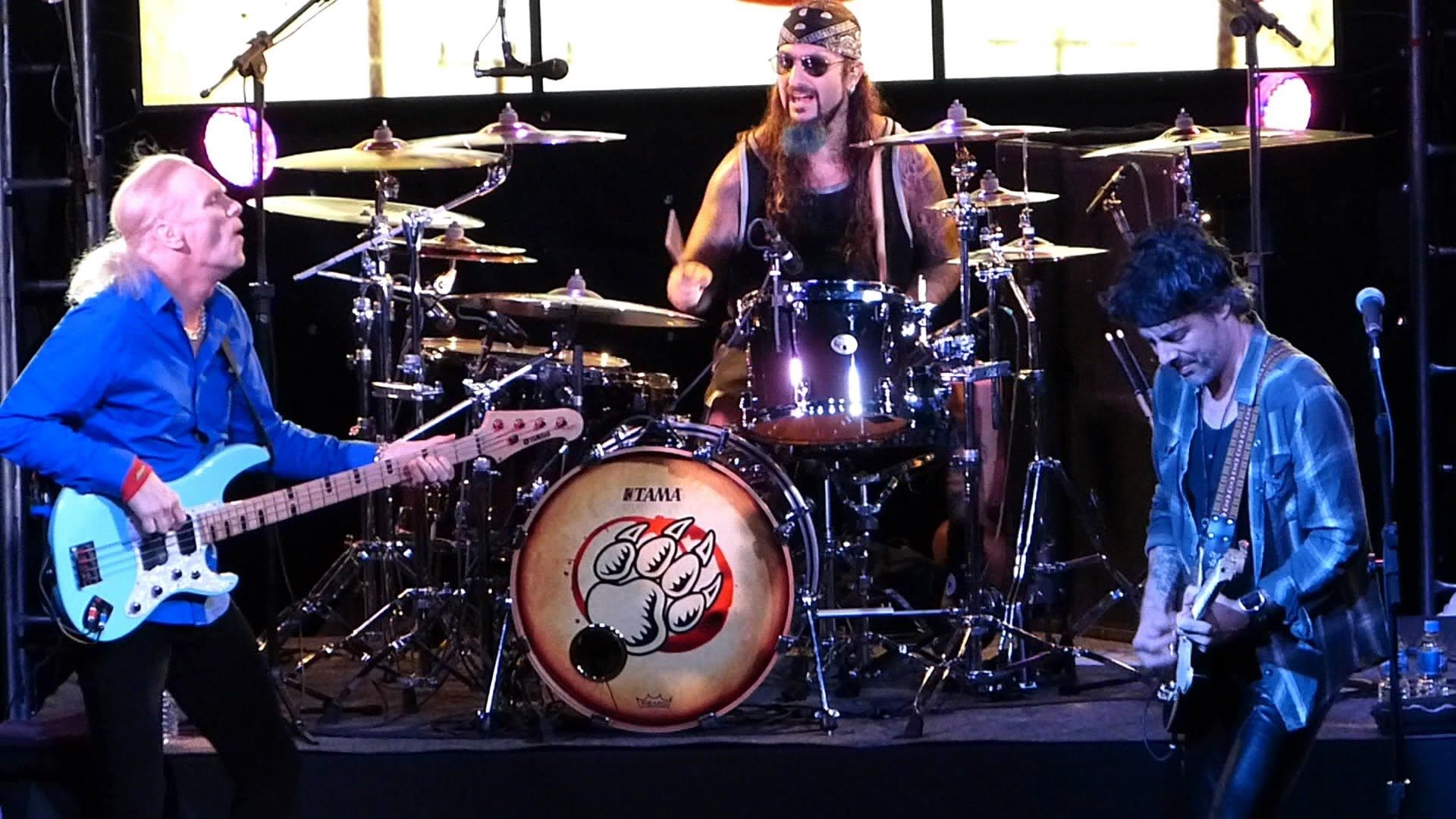 Cartelera de entretenimiento para la Ciudad de México - The-Winery-Dogs-Metal-Gun