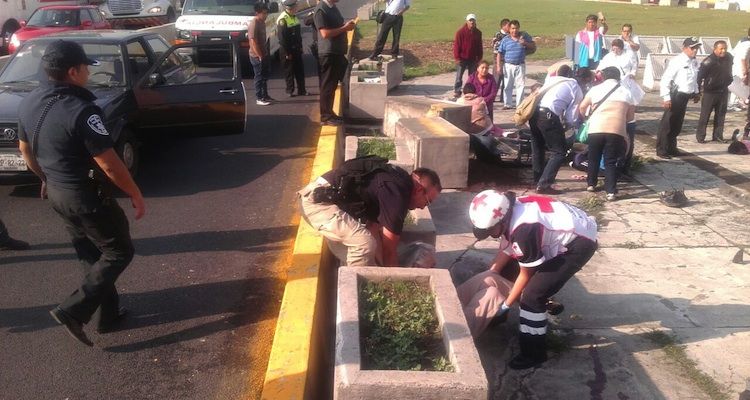 Matan a manifestantes en las Torres de Satélite - Torres-de-Satelite-accidente