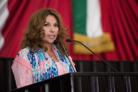 Camioneta de Felipe Calderón se pasó el alto: víctima de choque - Trinidad-Arguelles-diputada-Qroo