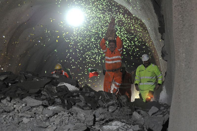 Galería: el túnel ferroviario más largo del mundo - Túnel-Suiza-Gotardo-23