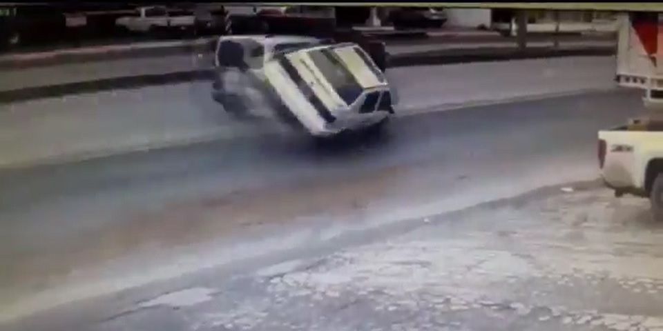 Video: captan volcadura en Nuevo León