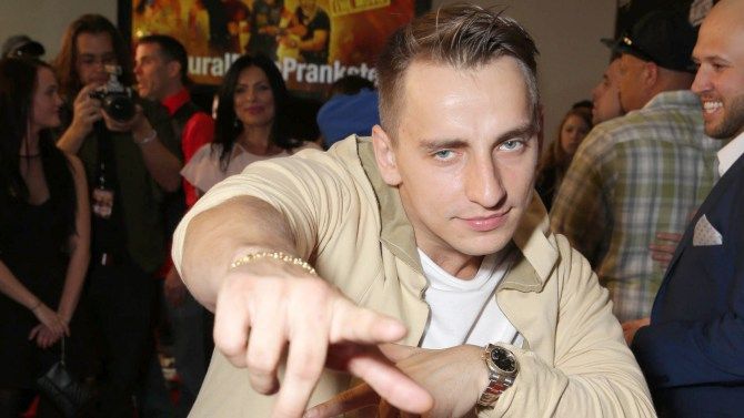 Video: detienen a youtuber por escalar letrero de Hollywood - YouTuber-Internet