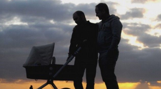 EPN propone avalar adopción por parejas homosexuales