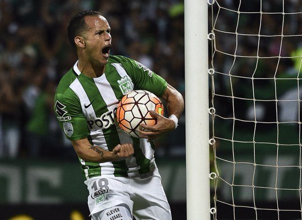 Video: festejo provoca pelea en Copa Libertadores - alejandro-guerra