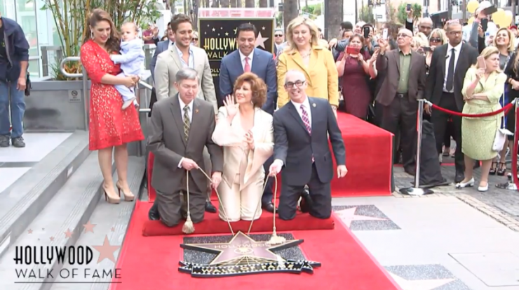 Angelica María ya tiene su estrella en el Paseo de la Fama de Hollywood - angelica-@Variety-5