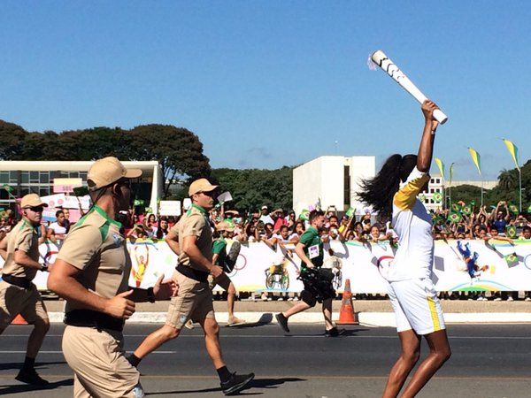Llega la antorcha olímpica a Brasil - antorcha-olimpica-3