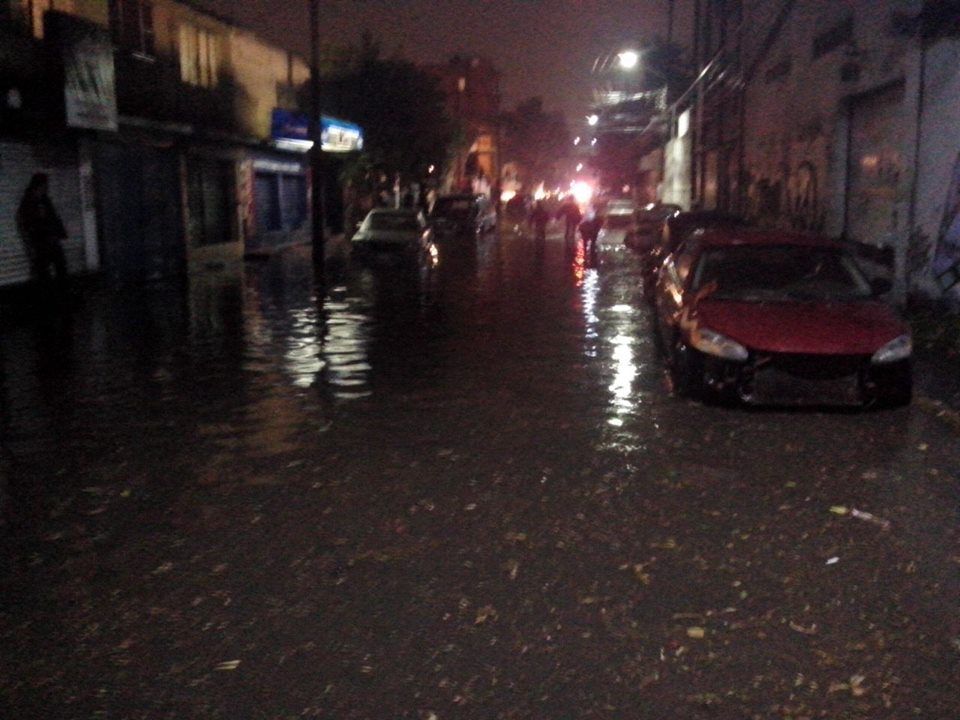 Tormenta eléctrica provoca daños en Atizapán