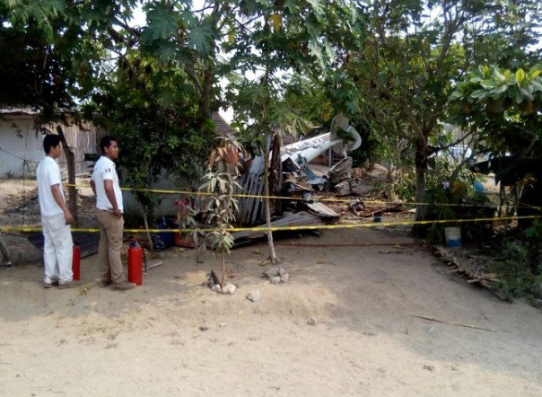 Se desploma avión pequeño sobre vivienda en Chiapas - avioneta-chiapas-2
