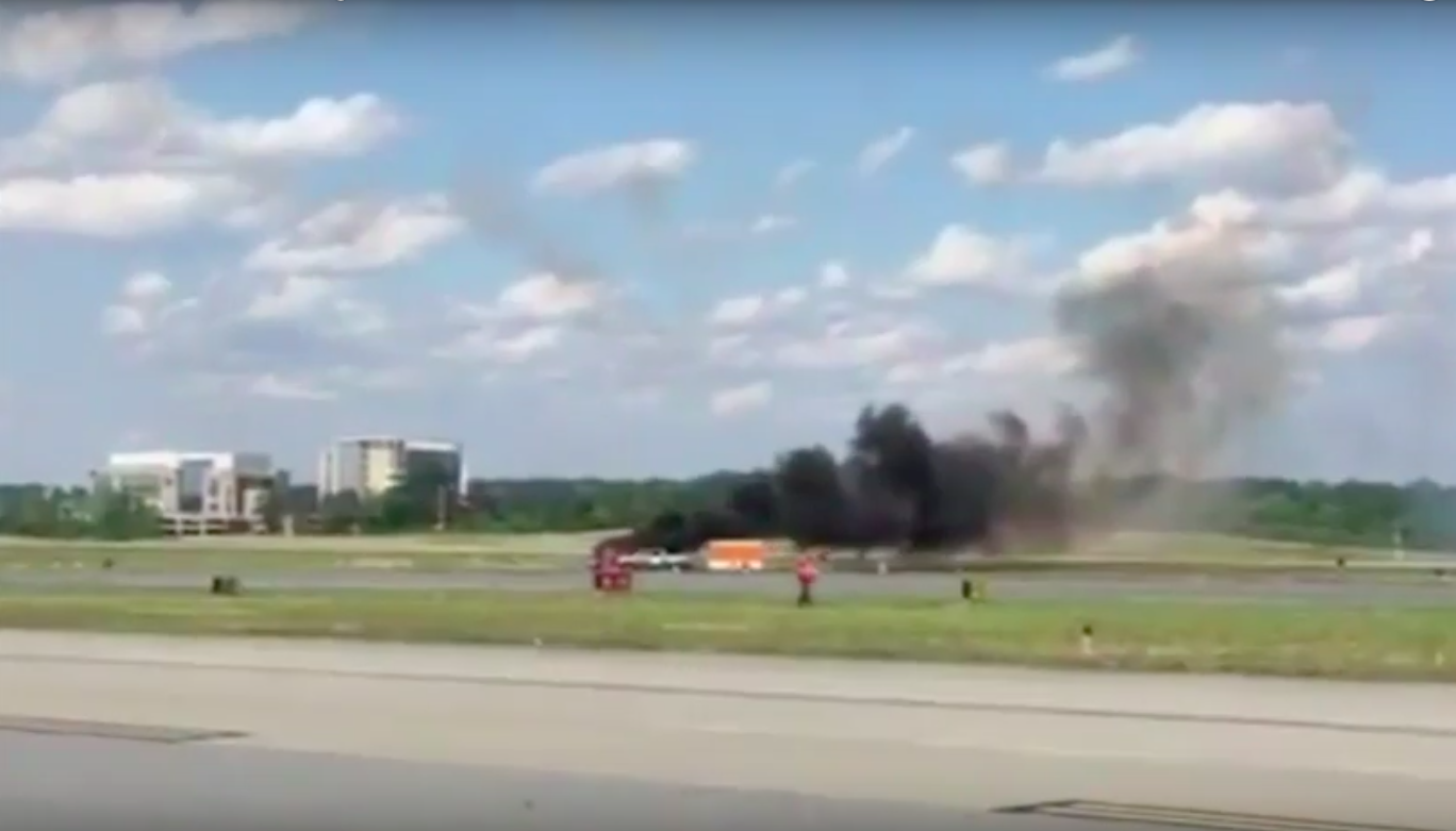 Video: aeronave se desploma durante acrobacia en Atlanta