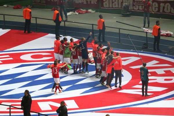 Guardiola se despide ganando la Copa Alemana - bayern-munich-1-1