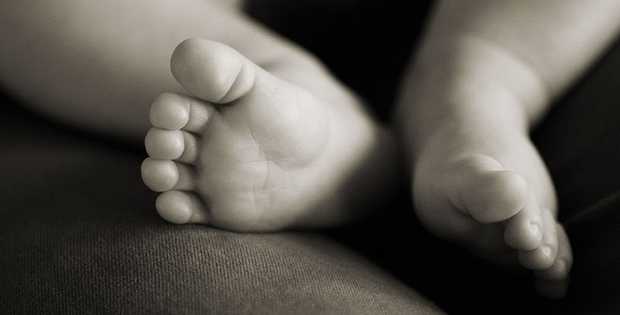 Joven mata a su bebé al ‘alimentarla’ con cucharada de sal