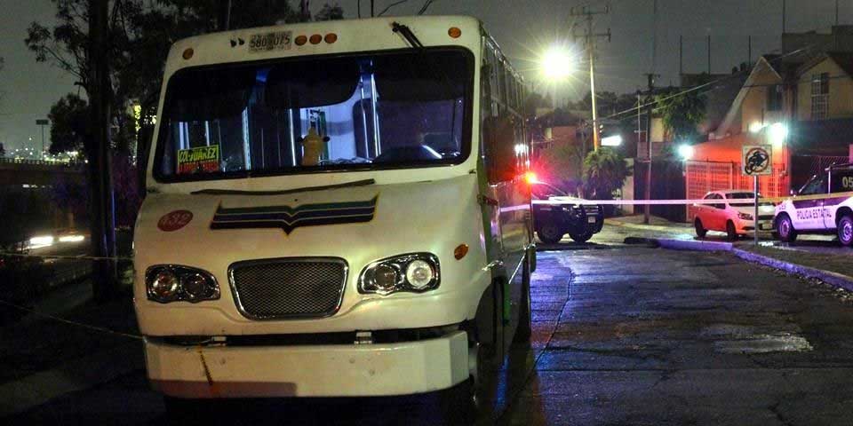 Pasajero mata a presunta asaltante de autobús en Tlalnepantla