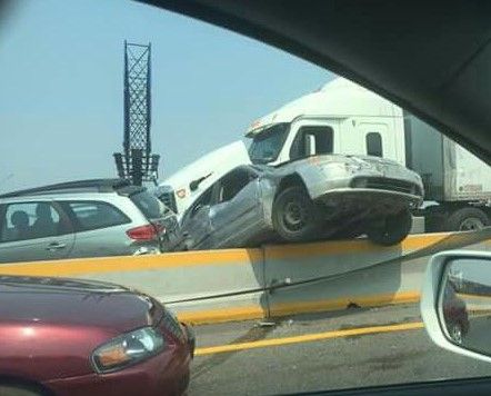 Chocan al menos 11 vehículos en la Autopista del Sol - carambola-cuernavaca-autopista-sol-lilysamano