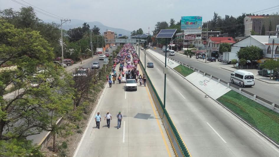 Liberan maestros la Autopista del Sol - ceteg-autopista-sol-16may-quadratin2