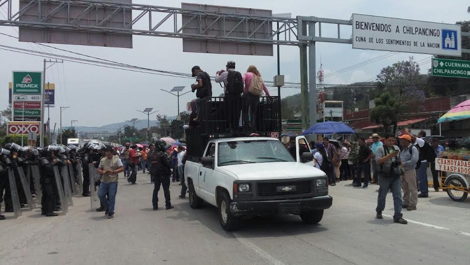 Liberan maestros la Autopista del Sol - ceteg-autopista-sol-16may-quadratin3