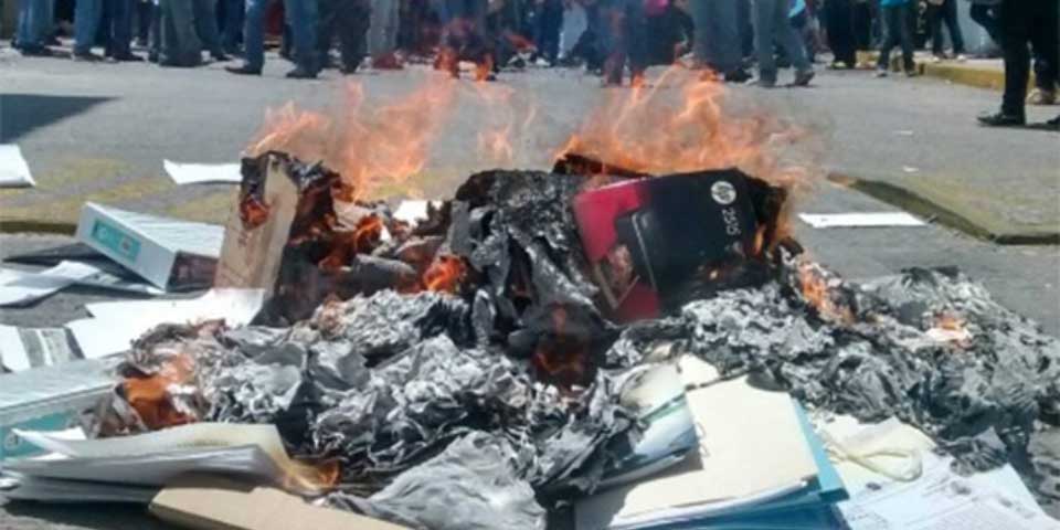 Vandaliza CETEG instalaciones de la Secretaría de Educación Guerrero