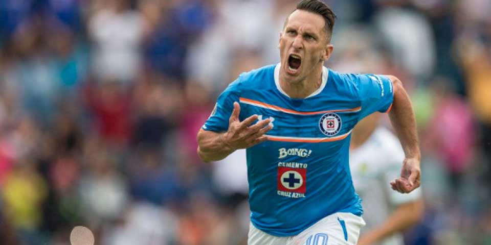 ‘Chaco’ Giménez se mantiene en Cruz Azul