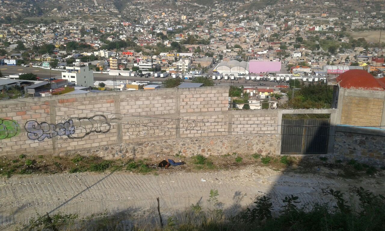 Encuentran cuerpo frente a escuela de Chilpancingo