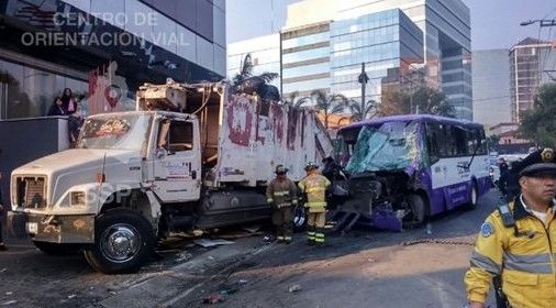 Al menos 15 heridos por choque de transporte público - choque-camion-ovialcdmx