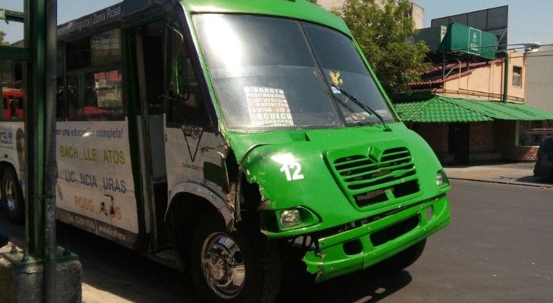 Tres heridos por choque de camión al sur de la Ciudad de México