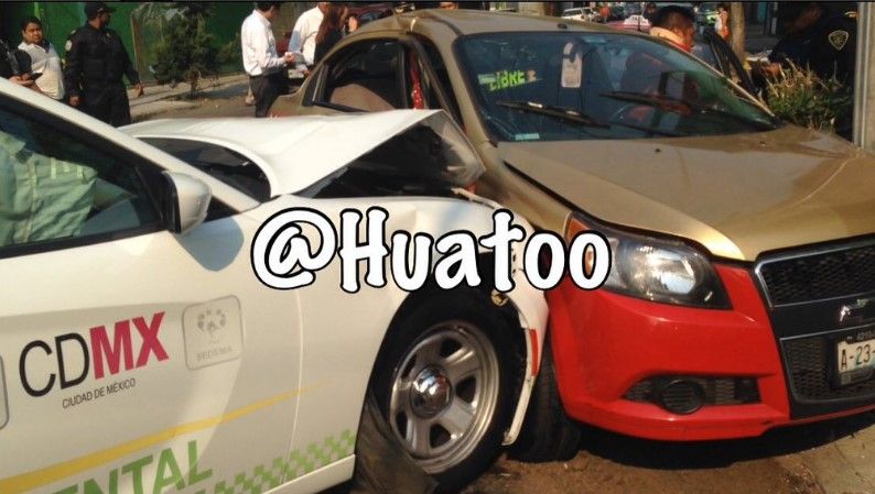 Choca patrulla de la SEDEMA contra un taxi y deja tres lesionados - choque-patulla-ambiental-taxi-Huatoo