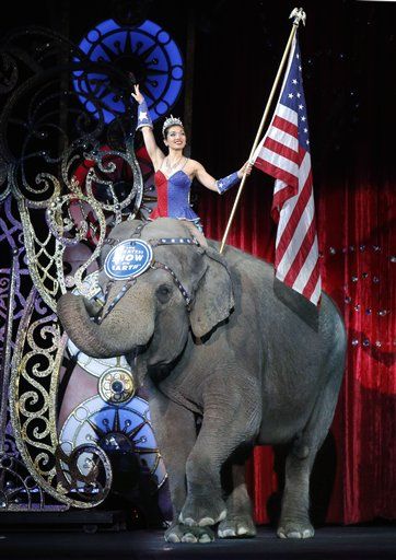 Circo Ringling Bros. despide a elefantes del escenario - circo