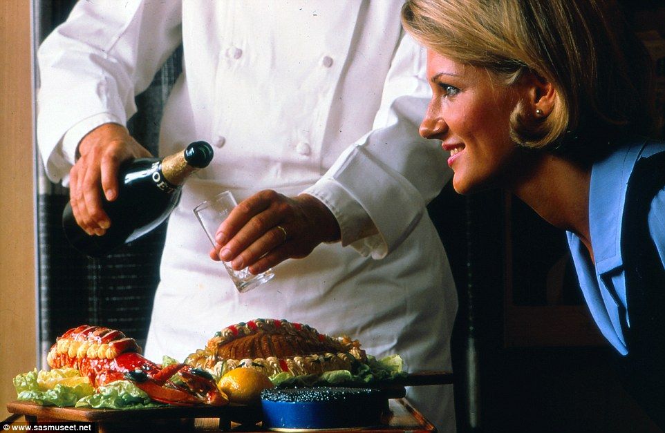 El impresionante menú de un avión de los años 50 - comida-vuelo-14